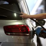 Alivio en el Surtidor: El Gobierno suspende el aumento de impuestos a los combustibles programado para abril