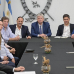 Ricardo Quintela llama a «despertar al monstruo» y se posiciona en el debate por un frente anti-Milei