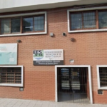 Multa de 3 millones de pesos y quita de beneficios sociales para padres de un alumno por amenaza de bomba